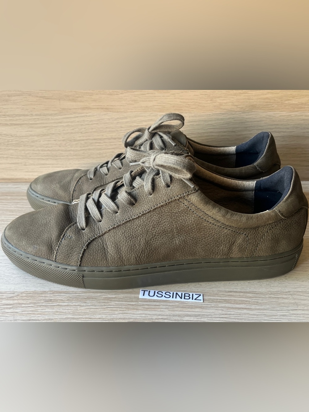 Banana Republic Olive Tumbled Leather Lace-Up Sneakers Men’s Size 9.5